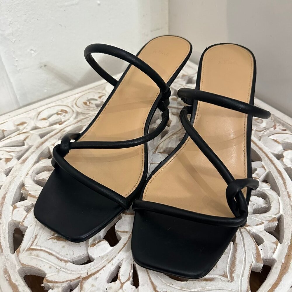 Abercrombie & Fitch strappy sandals 7.5
